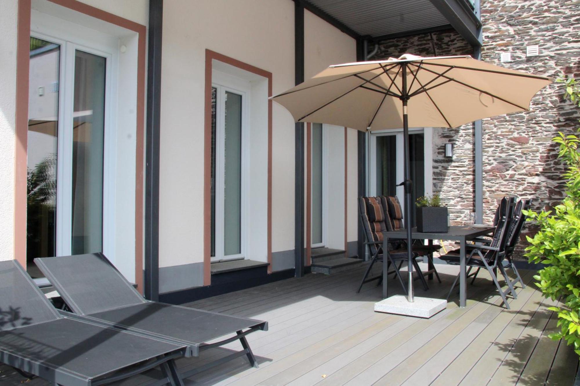 Moselromance - Luxusapartment - Grosse Terrasse - Ruhige Lage Traben-Trarbach Esterno foto